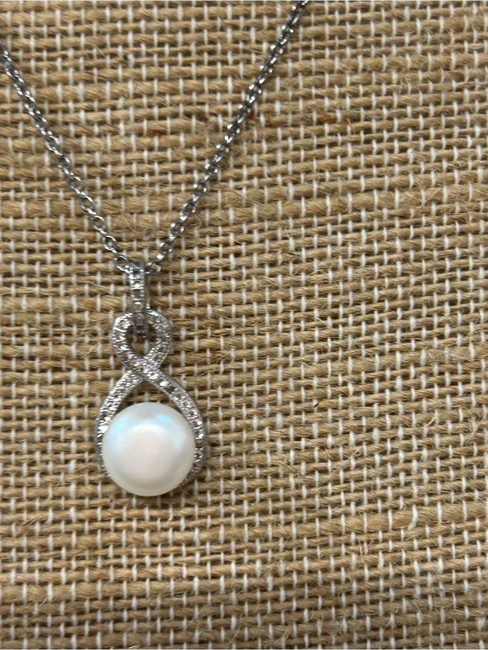 Beautiful Carolyn Pollack 925 chain and infinity pearl cz pendant